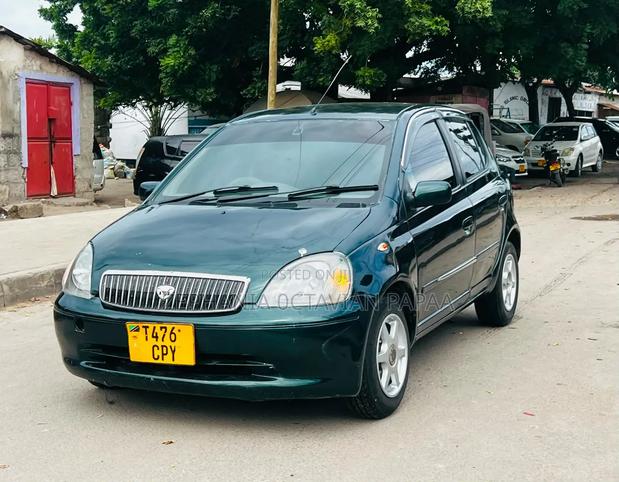 Toyota Vitz 2002 Blue