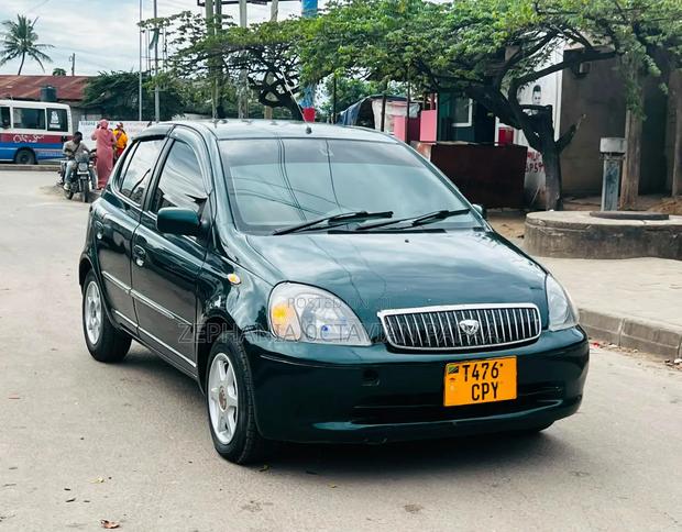 Toyota Vitz 2002 Blue