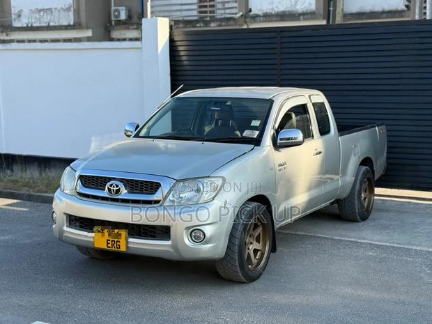 Toyota Hilux 2014 Silver