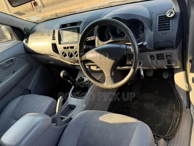 Toyota Hilux 2014 Silver