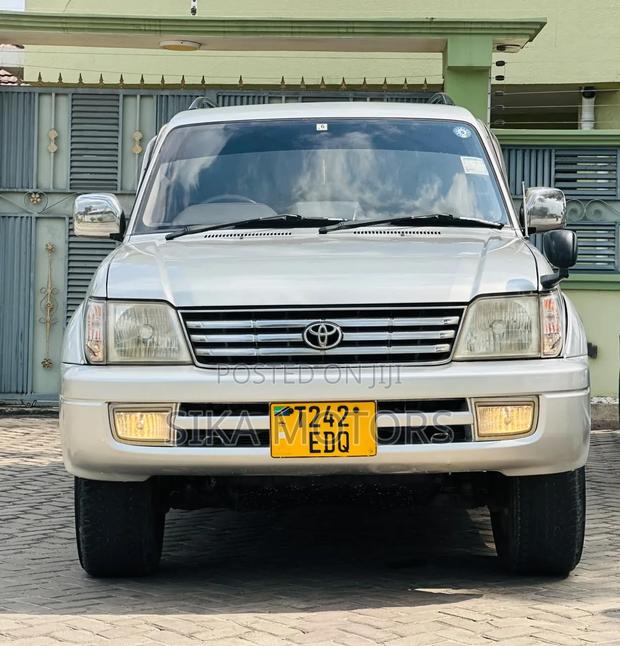 Toyota Land Cruiser Prado 2001 Silver