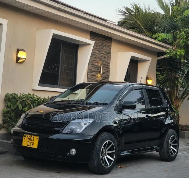 Toyota IST 2006 Black