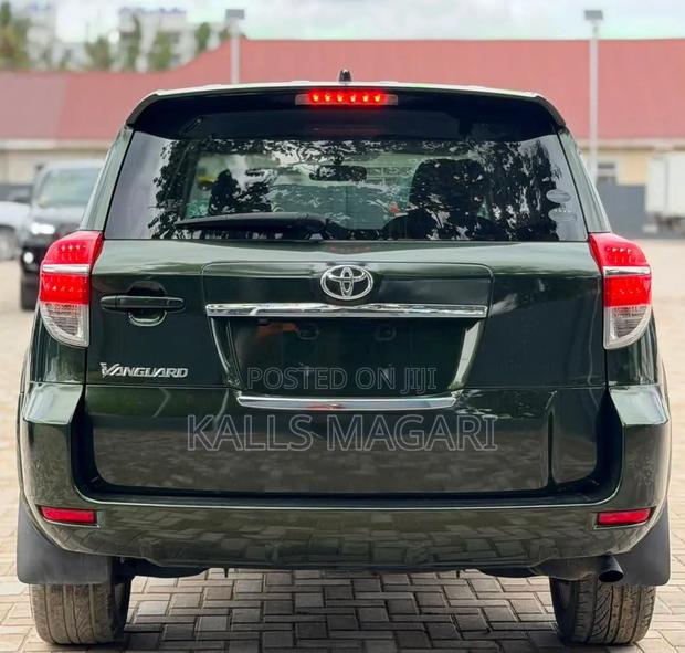 Toyota Vanguard 2011