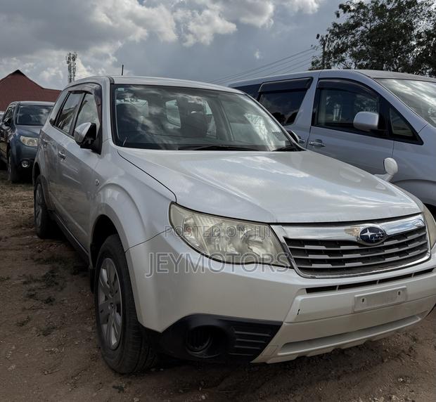 Subaru Forester 2009 White
