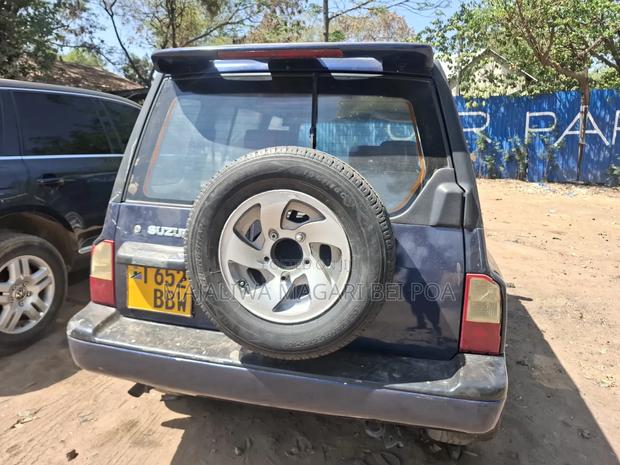 Suzuki Escudo 2005 Blue