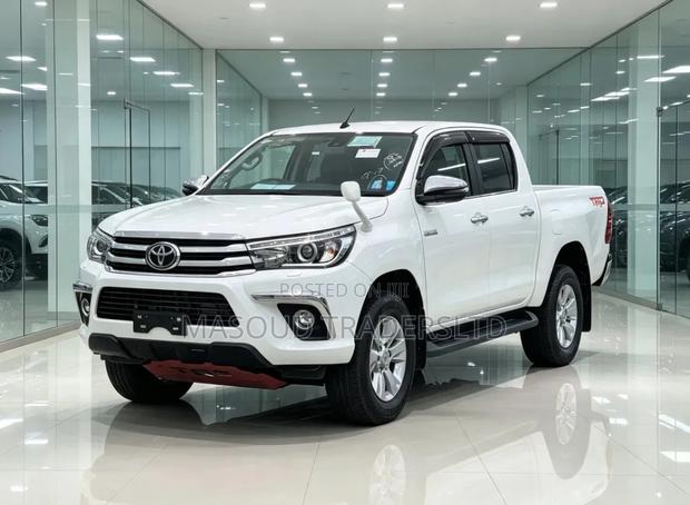 Toyota Hilux 2018 Off white