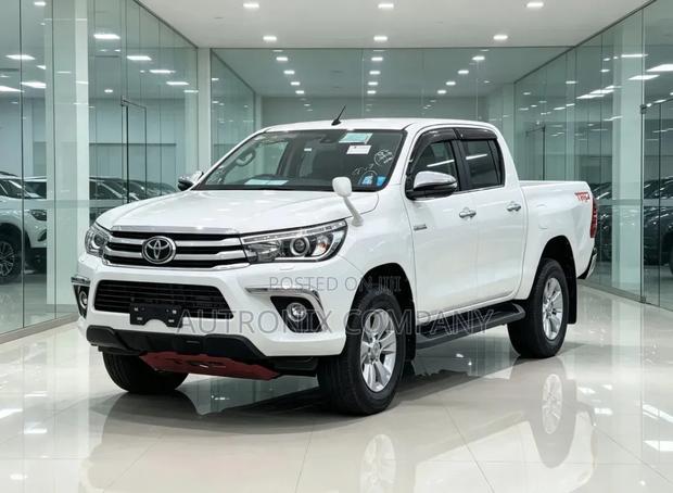 Toyota Hilux 2018 Off white
