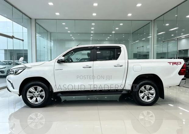 Toyota Hilux 2018 Off white
