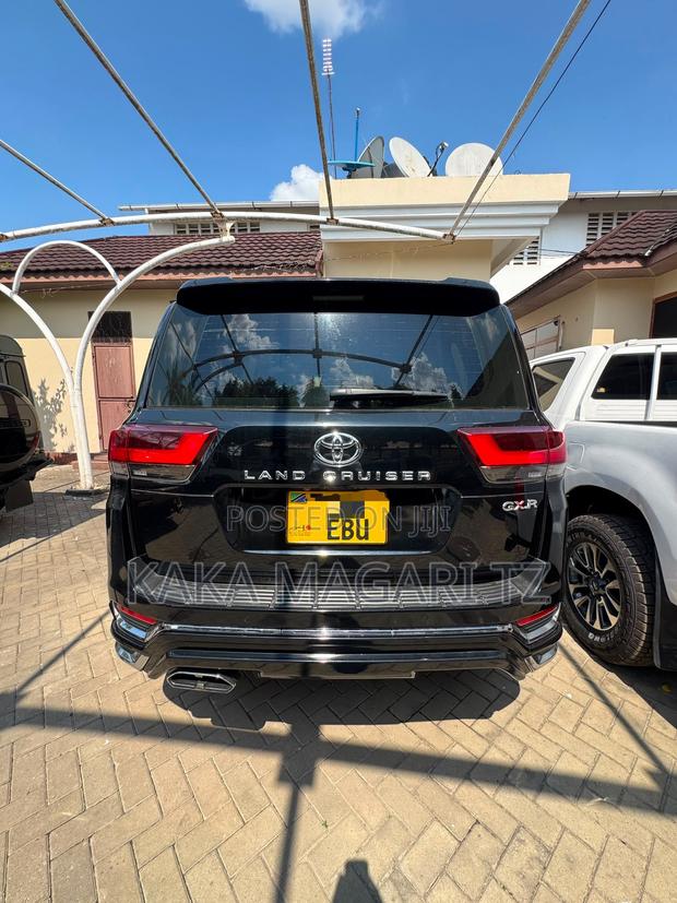Toyota Land Cruiser 2023 Black