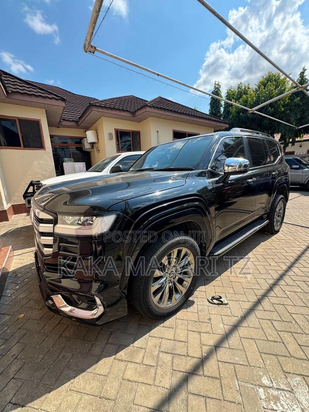 Toyota Land Cruiser 2023 Black