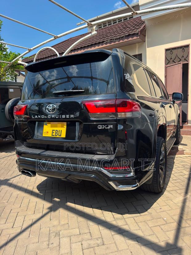 Toyota Land Cruiser 2023 Black
