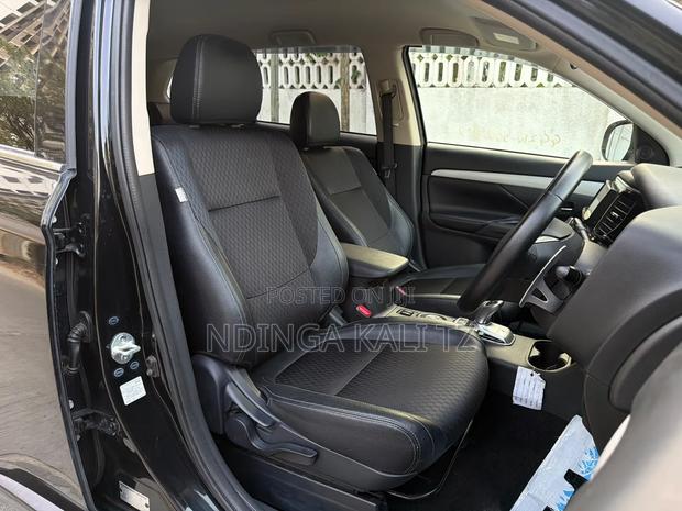 Mitsubishi Outlander 2013 Black