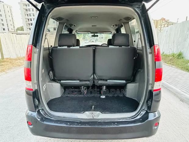 Toyota Noah 2005 Black