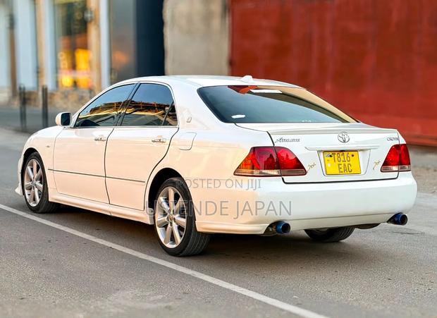 Toyota Crown Royale 2005 White