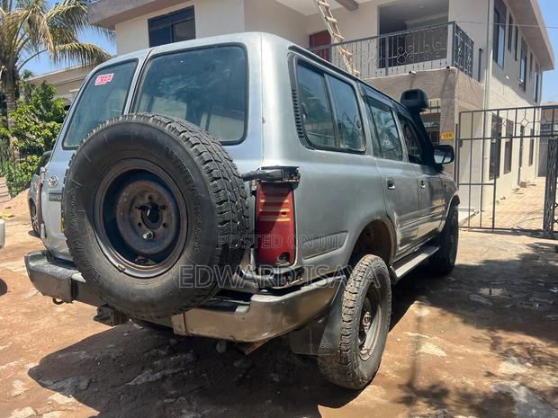 Toyota Land Cruiser 1998 Silver