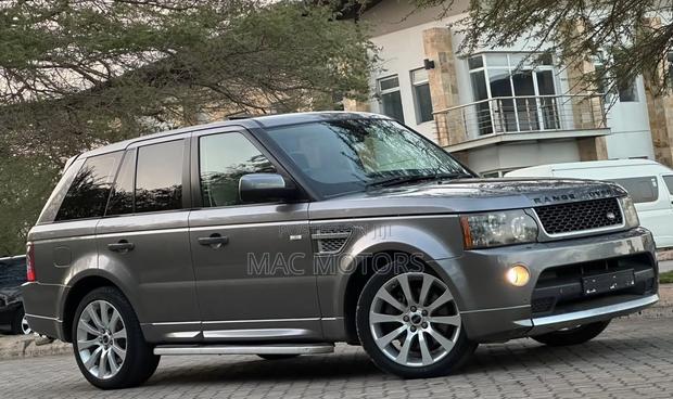 Land Rover Range Rover Sport 2010 Gray