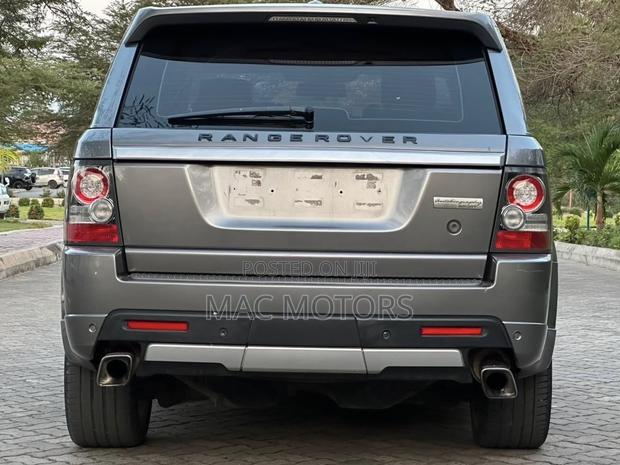 Land Rover Range Rover Sport 2010 Gray