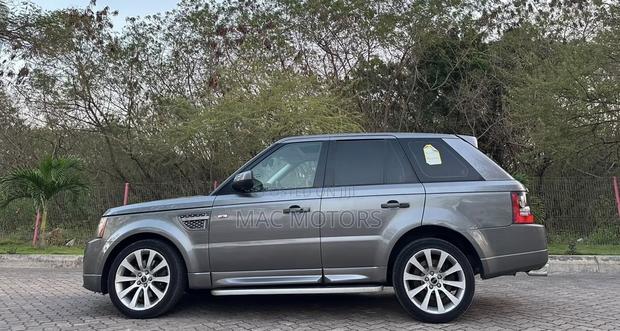 Land Rover Range Rover Sport 2010 Gray