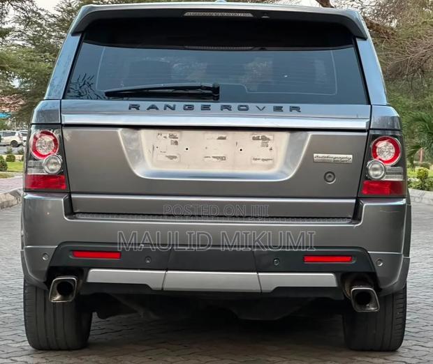 Land Rover Range Rover Sport 2010 Gray