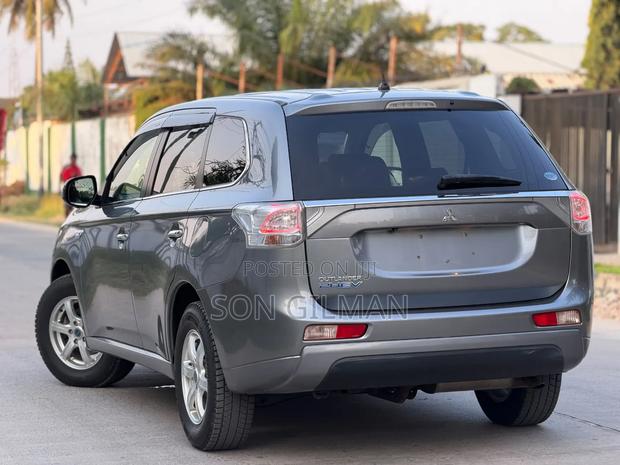 Mitsubishi Outlander 2013 Gray
