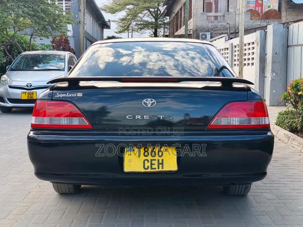 Toyota Cresta 2003 Black