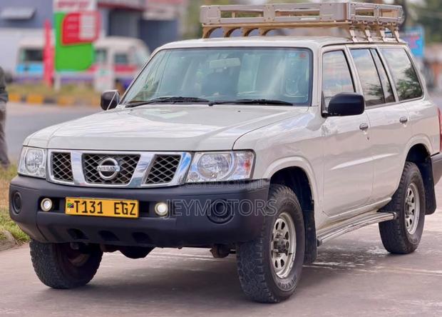 Nissan Patrol 2007 White