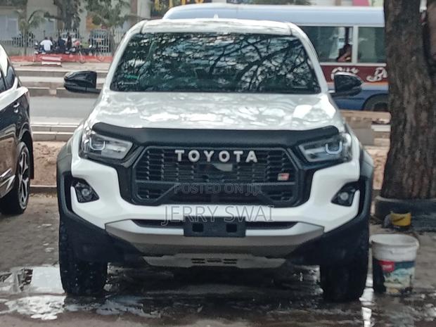 Toyota Land Cruiser 2023 White