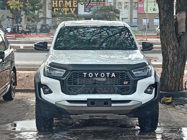 Toyota Land Cruiser 2023 White