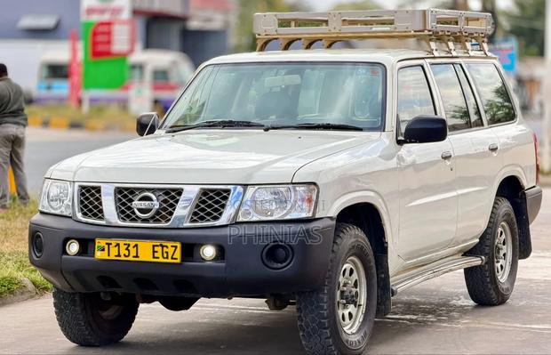 Nissan Patrol 2007 White