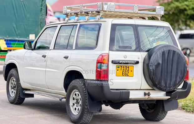 Nissan Patrol 2007 White
