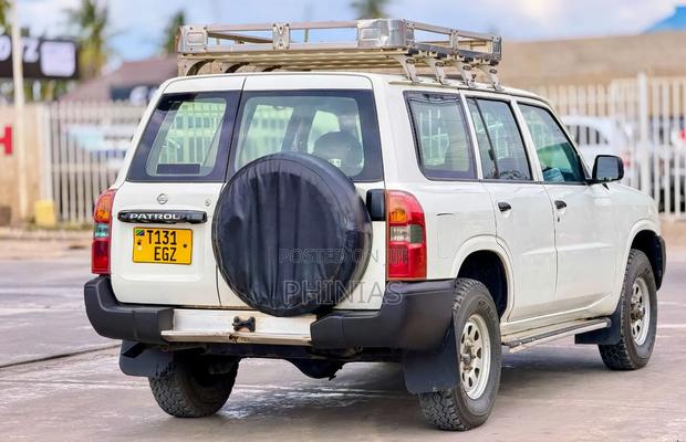 Nissan Patrol 2007 White