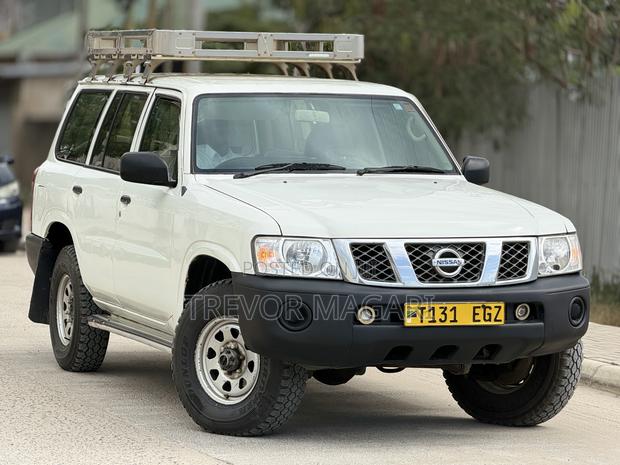 Nissan Patrol 2007 White