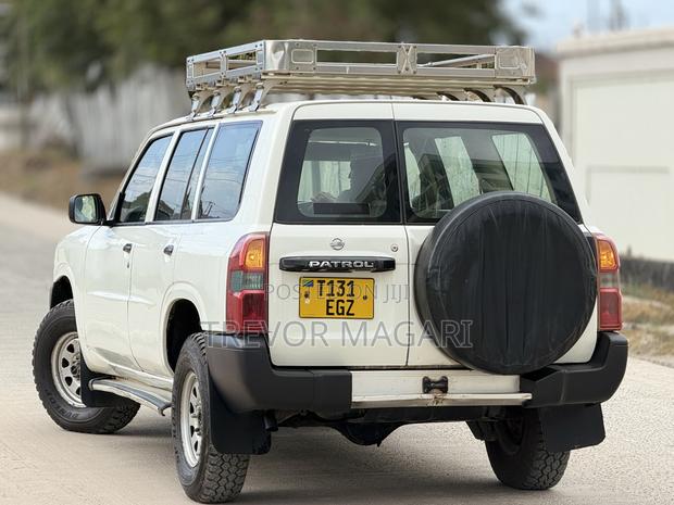 Nissan Patrol 2007 White