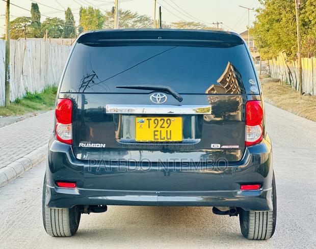 Toyota Corolla Rumion 2009 Black