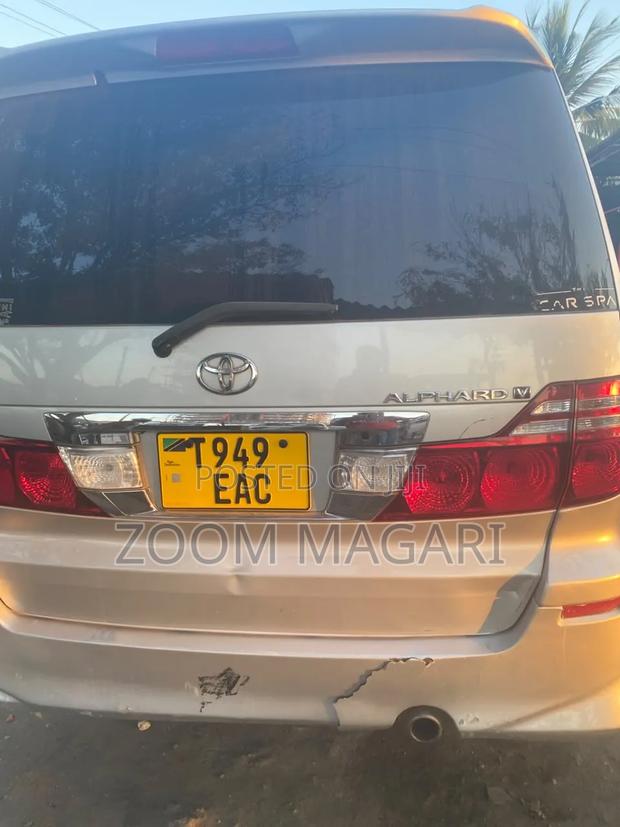 Toyota Alphard 2005 Silver