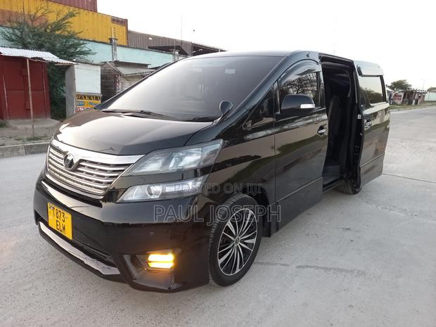 Toyota Vellfire 2010 Black