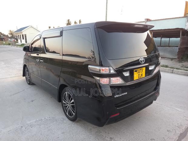 Toyota Vellfire 2010 Black