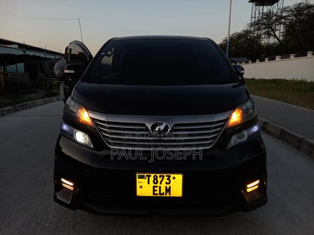 Toyota Vellfire 2010 Black