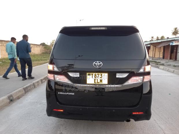 Toyota Vellfire 2010 Black
