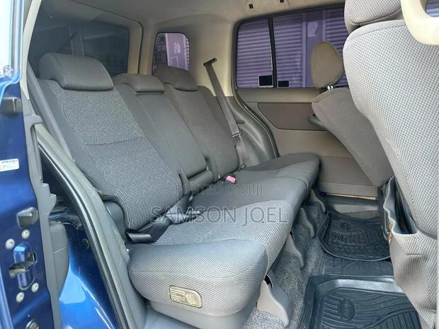 Toyota Raum 2004 Blue