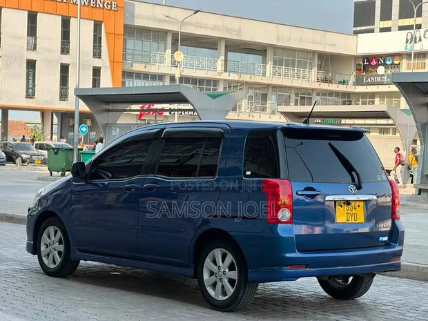 Toyota Raum 2004 Blue
