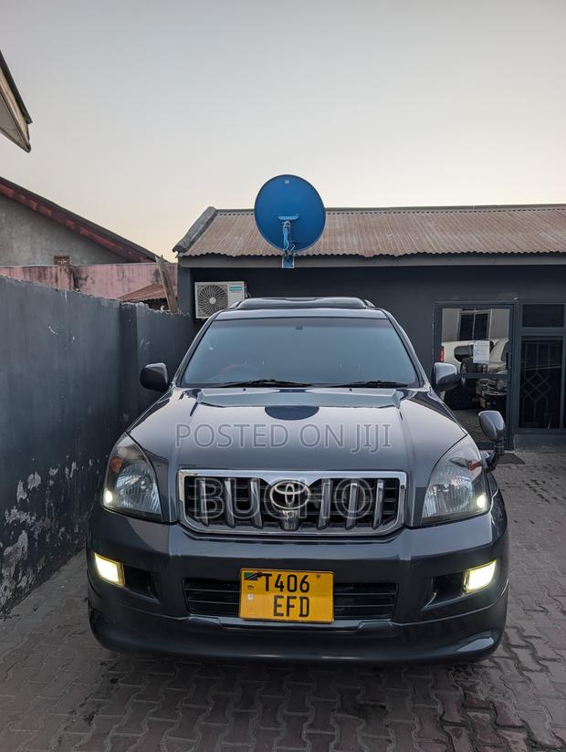 Toyota Land Cruiser Prado 2005 Gray