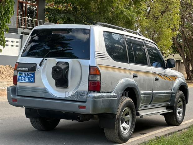 Toyota Land Cruiser Prado 3.0 TD 2000 Silver