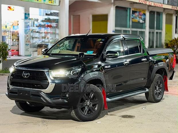 Toyota Hilux 2022 Black