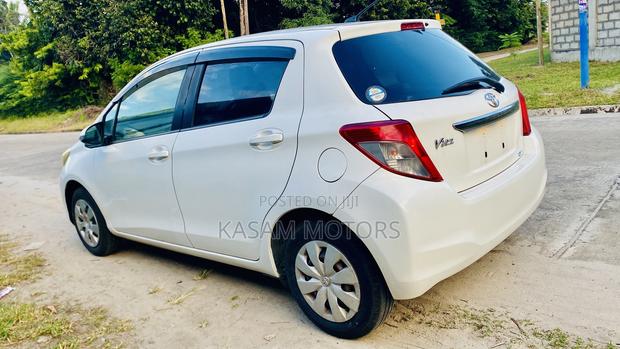 Toyota Vitz 2012 White