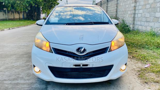 Toyota Vitz 2012 White