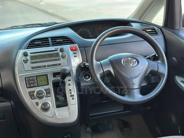 Toyota Ractis 2007 White