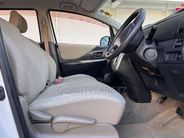 Toyota Ractis 2007 White