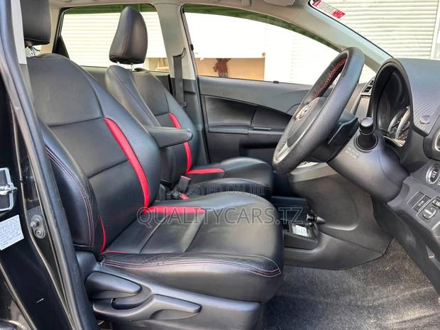 Toyota Ractis 2014 Black