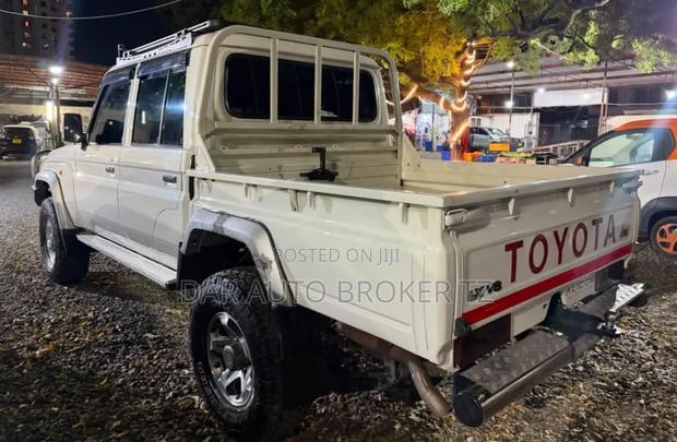 Toyota Land Cruiser 2018 White